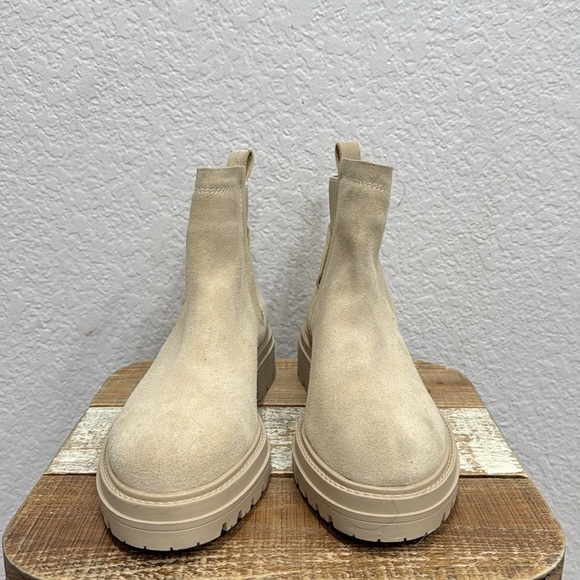 Steve Madden Moira Suede Chelsea Boots Size 8.5 - Picture 3 of 8